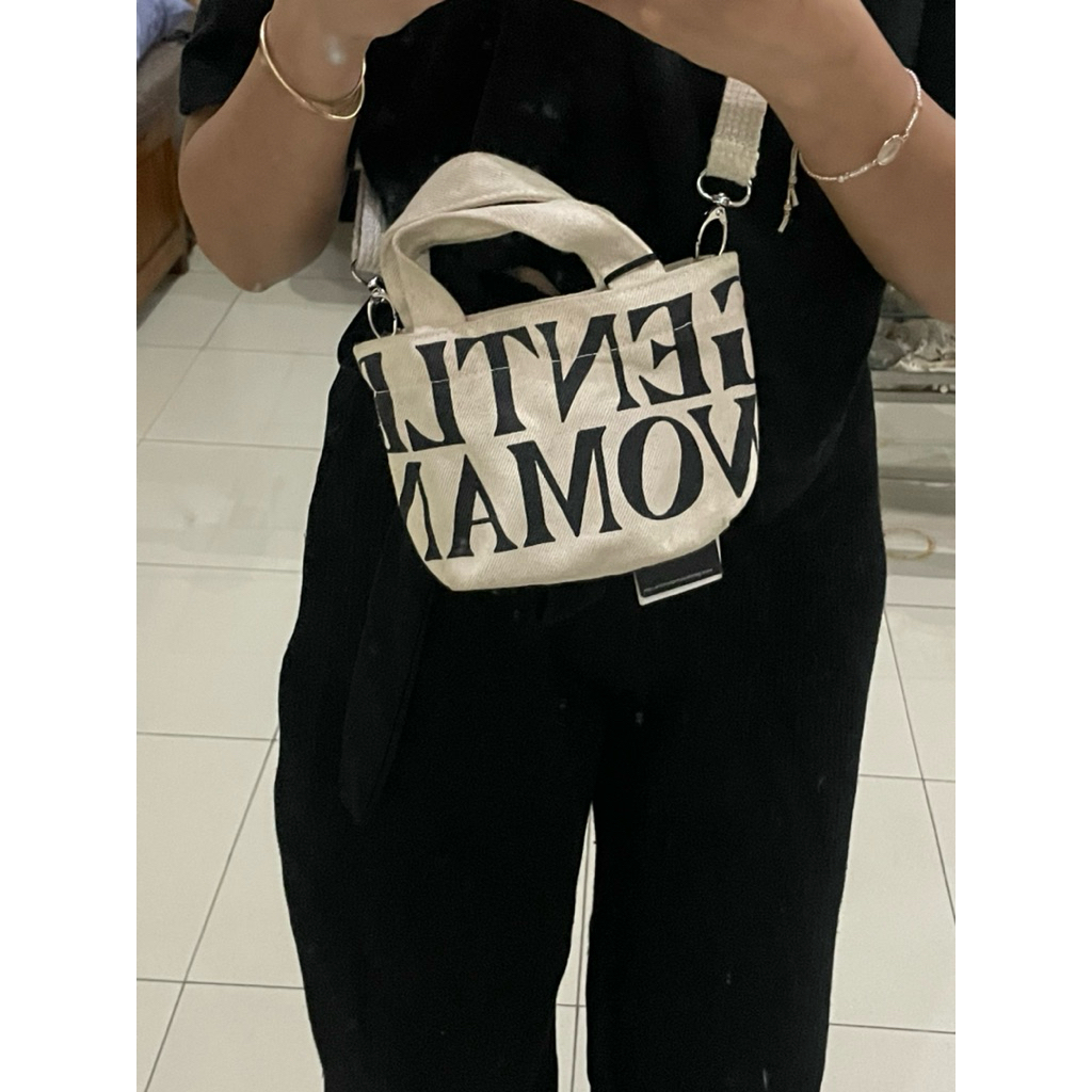 gentle woman micro slingbag