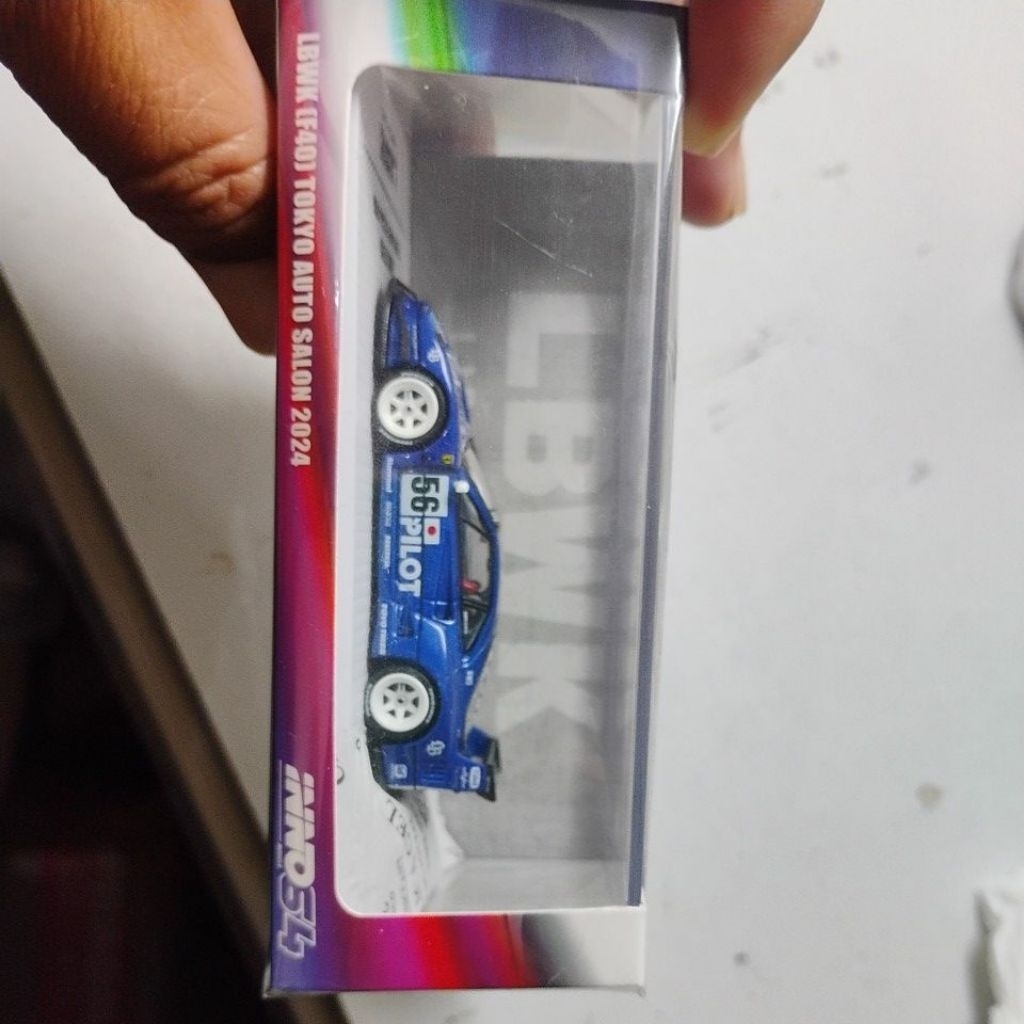 inno64 f40 Ferrari pilot