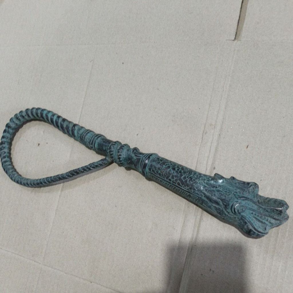 Cemeti naga besar 40cm perunggu lawas