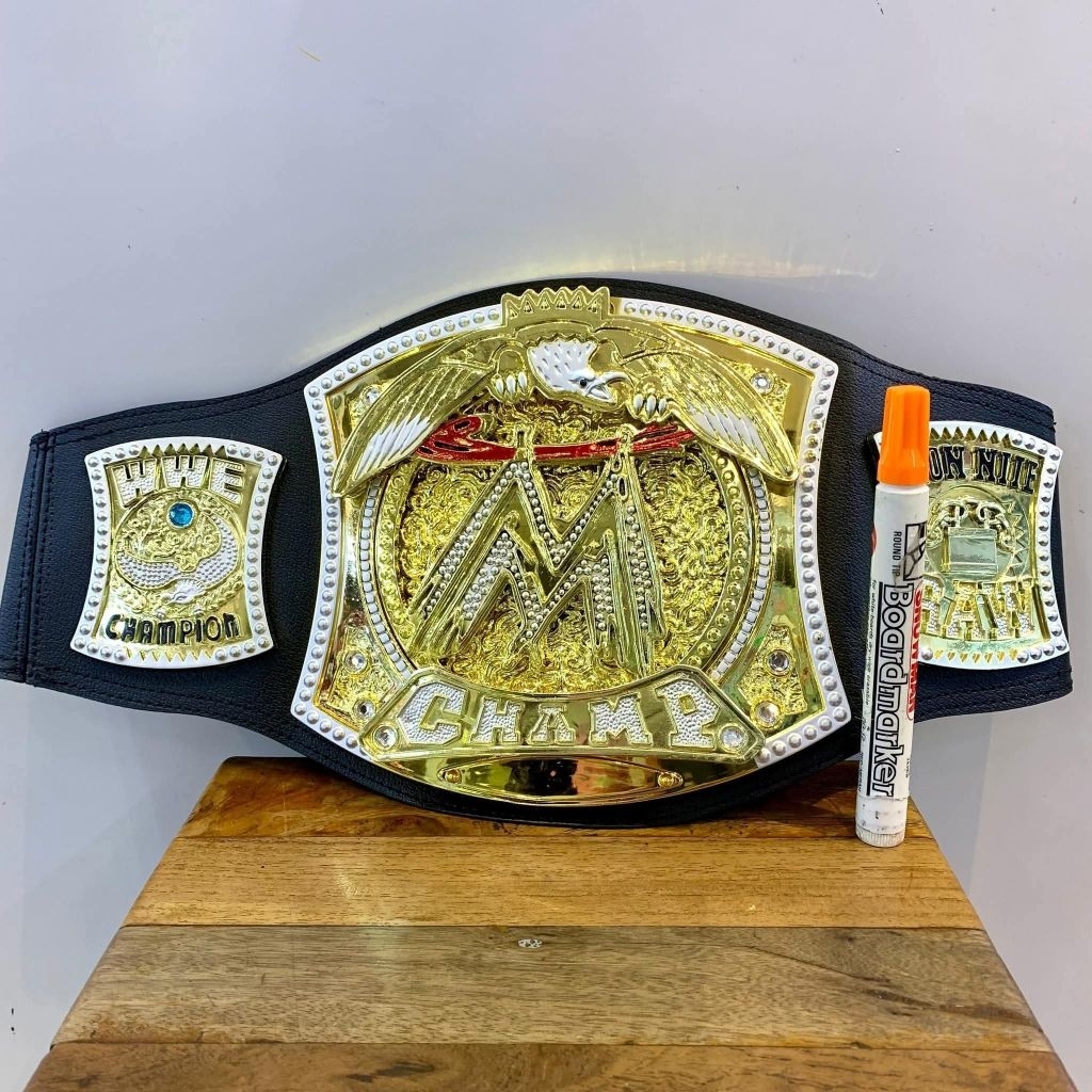 mainan aksesorissabuk smackdown wwe belt champ Skala 1:1Bisa dipakaiCocok untuk cosplay
CWKeppJHDS

