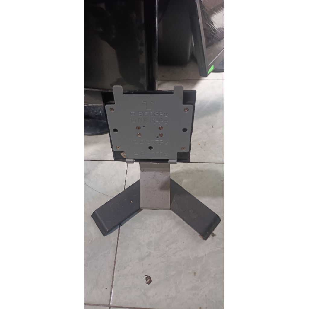 kaki monitor dell kotak dan wide
