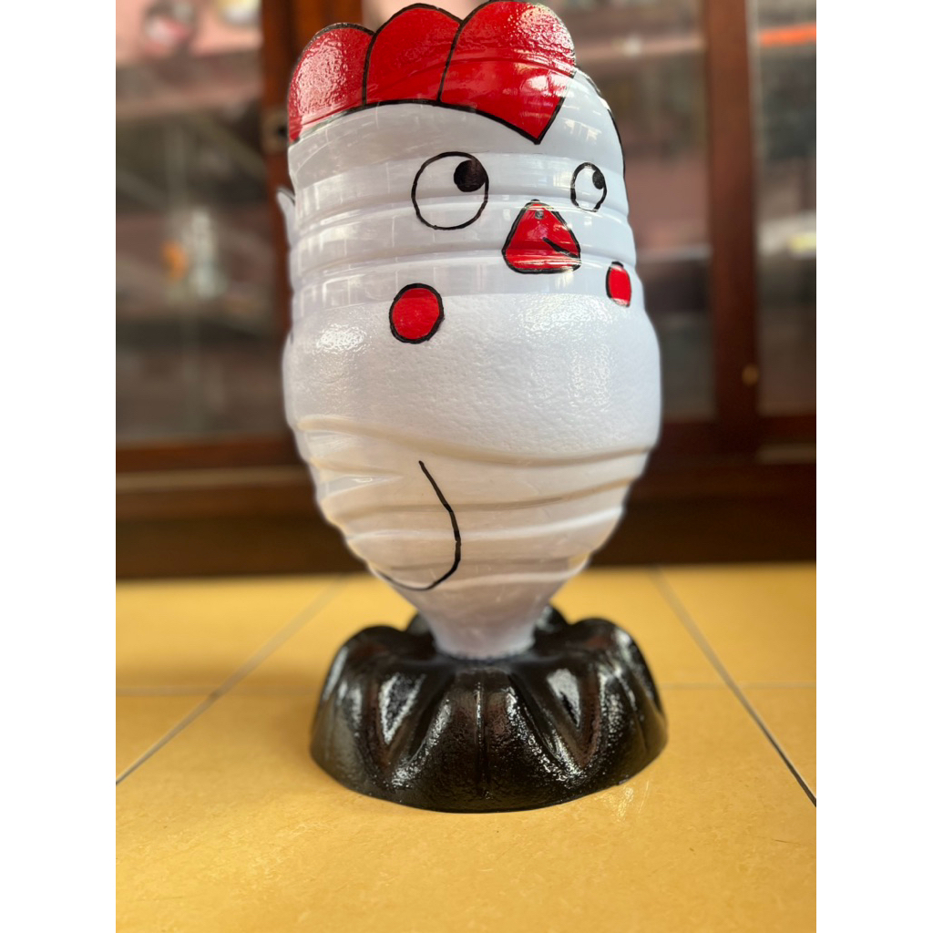 Pot Tanaman Unik dari Galon Bekas Le Mineral 15L Karakter Induk Ayam