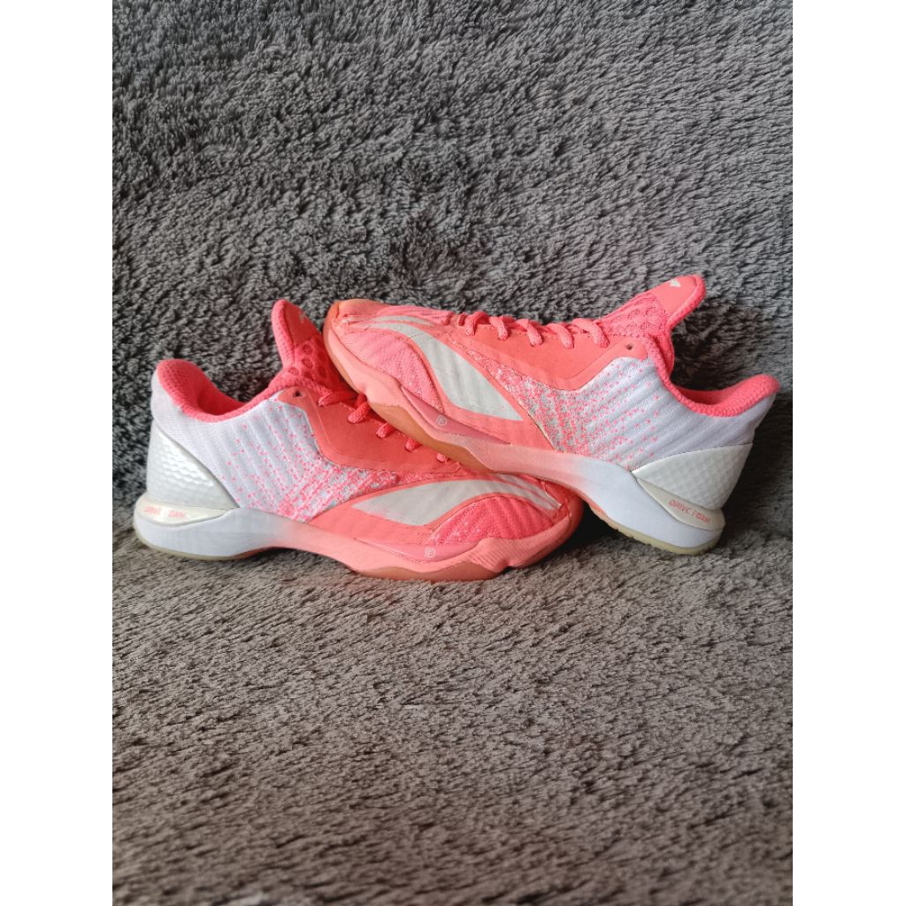 SEPATU BADMINTON LINING DAGGER SIZE 37 ORIGINAL SECOND RINGAN MURAH