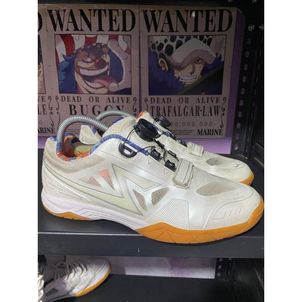 Sepatu tenis meja/pingpong second