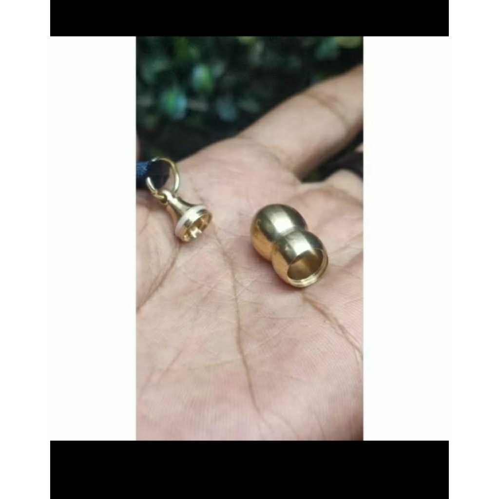 kalung liontin labu kuningan fengshui laiontin labu tempat abu atau barang kecil lainnya