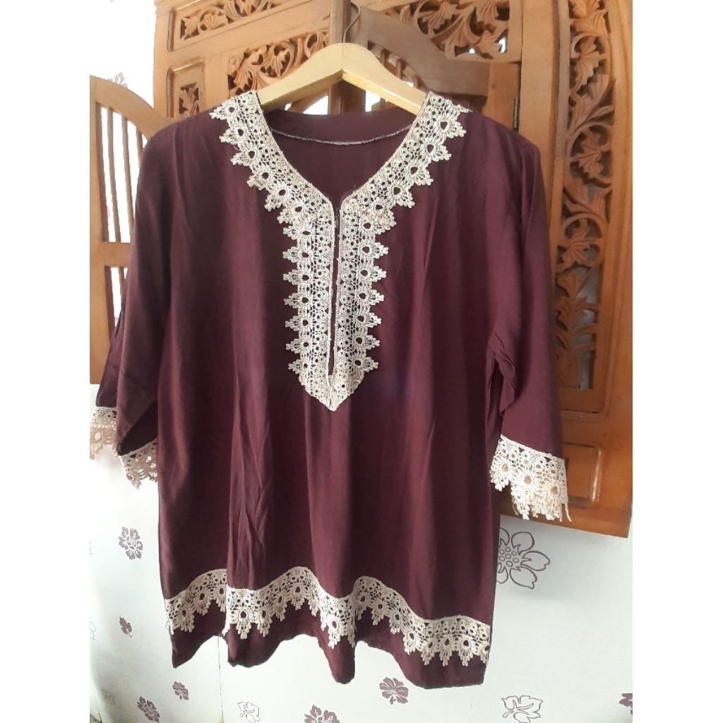 Baju Atasan Wanita Preloved Second Branded Burgundy( LD 110 P 70 )