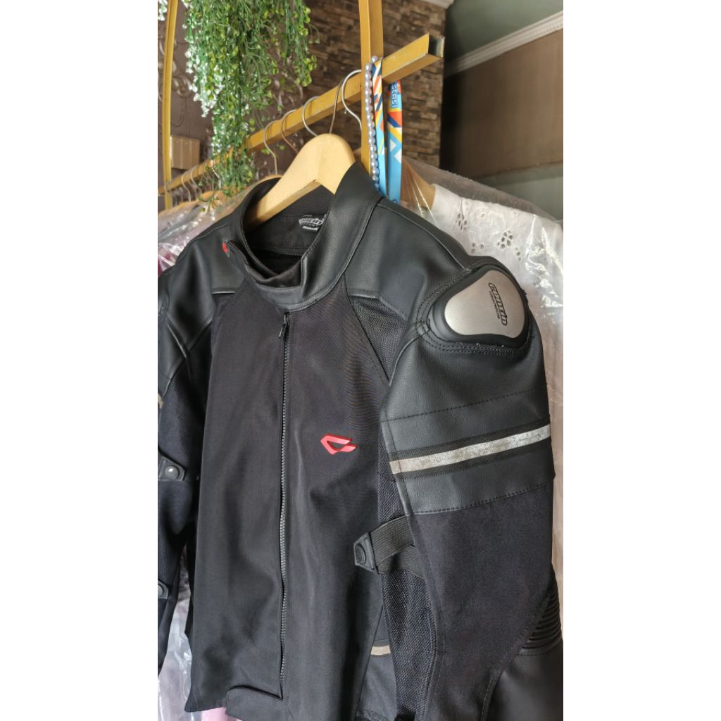 Jaket Touring Contin
