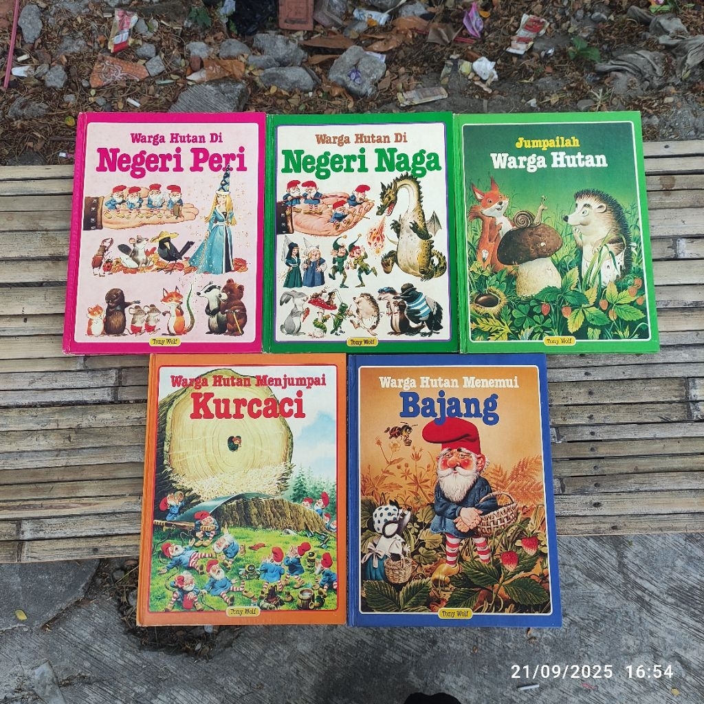 buku Tony wolf warga hutan