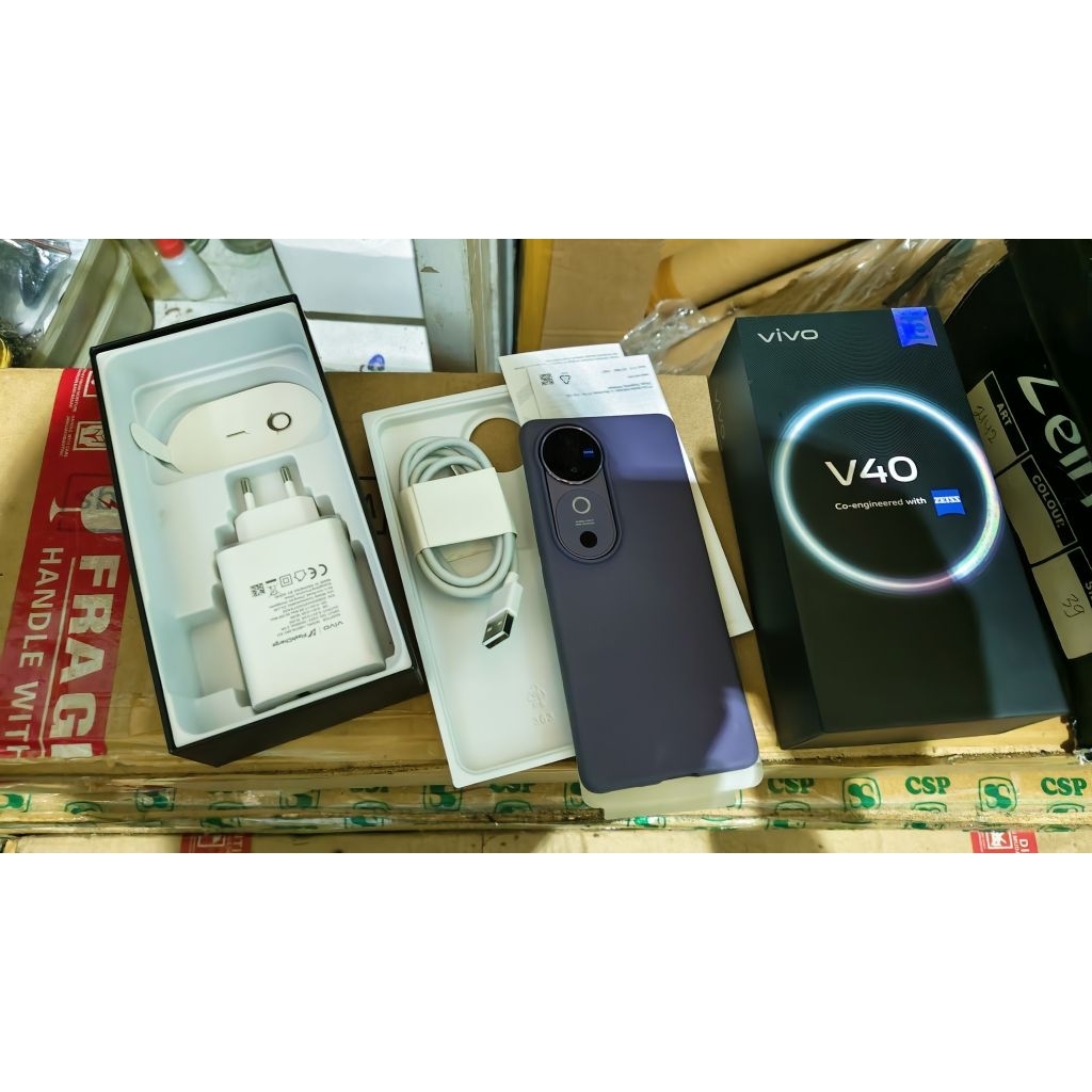 Vivo V40 5G 12/256 seken like new