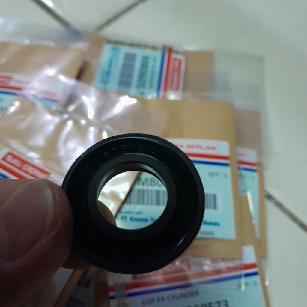 karet rem PS CANTER 125/PS 100/PS 120 MB060573