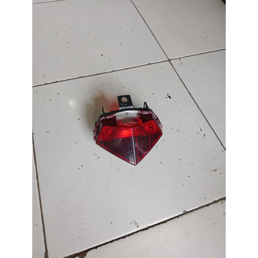 lampu belakang Vixion new bekas ori