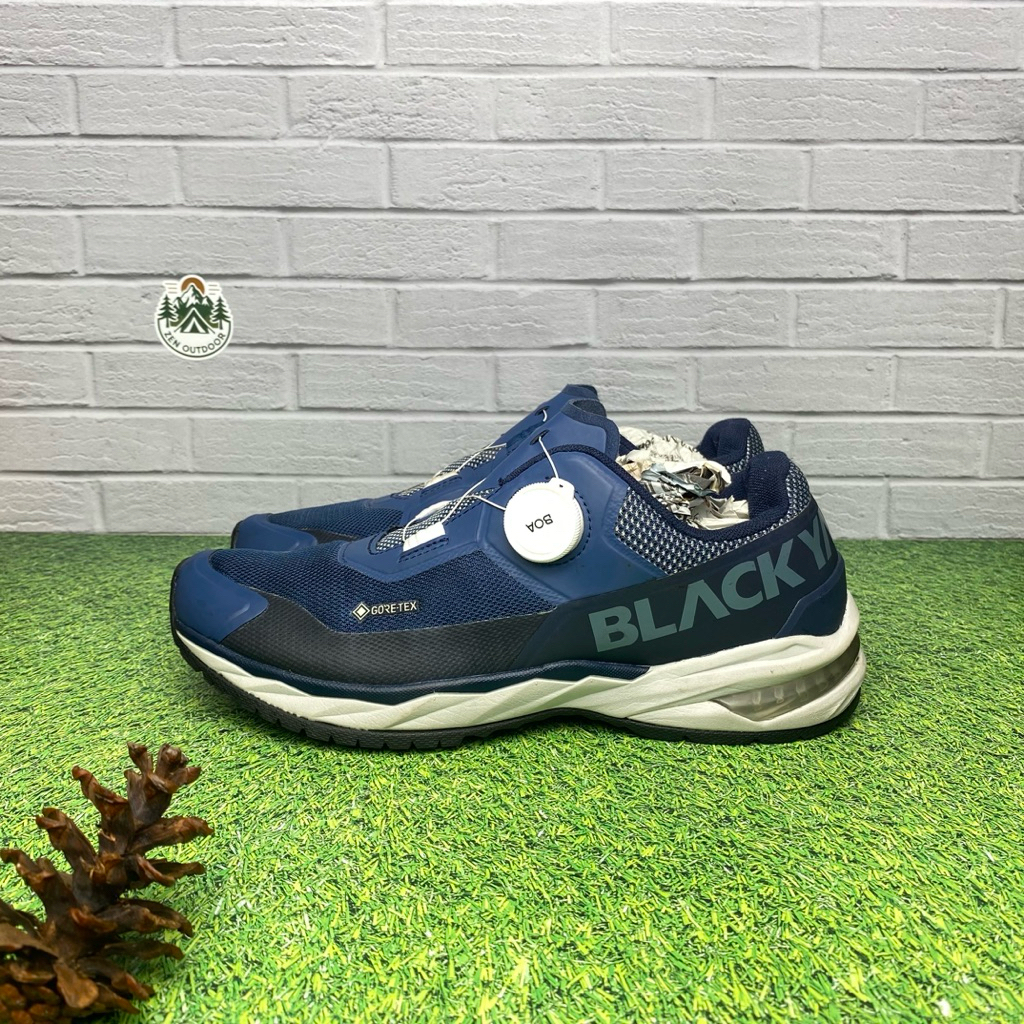 sepatu outdoor hiking gunung Blackyak Goretex BOA System 41