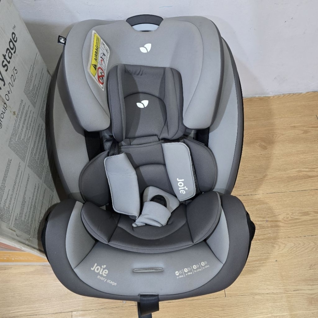 Preloved JOIE every stage Car seat carseat kursi mobil bayi 0 - 12 tahun