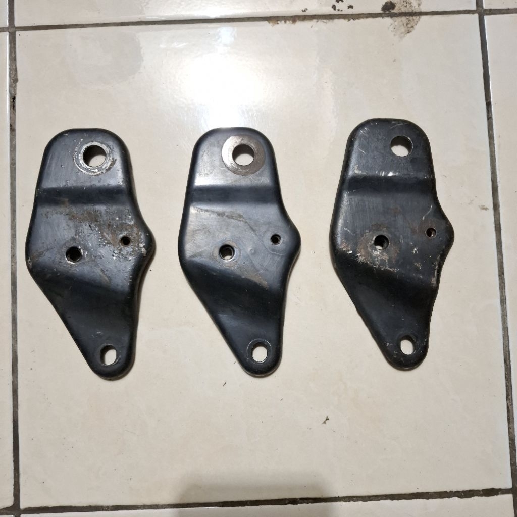 Brecket Braket Breket Dudukan Pangkon Knalpot Revo Fit Fi Revo X Injeksi Revo Injeksi K03 Original