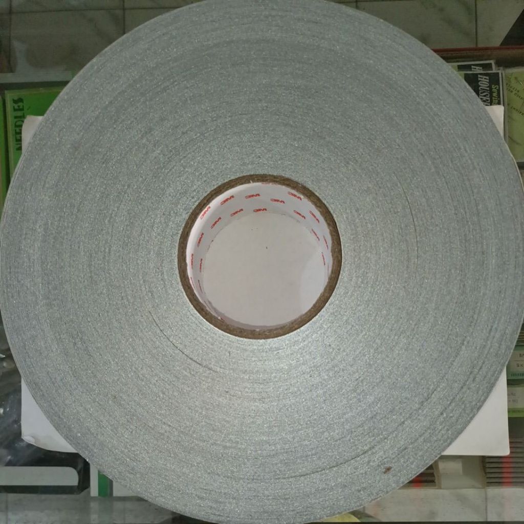 Scotlight 3M tipe 8906 Panjang 200m  Lebar 5cm