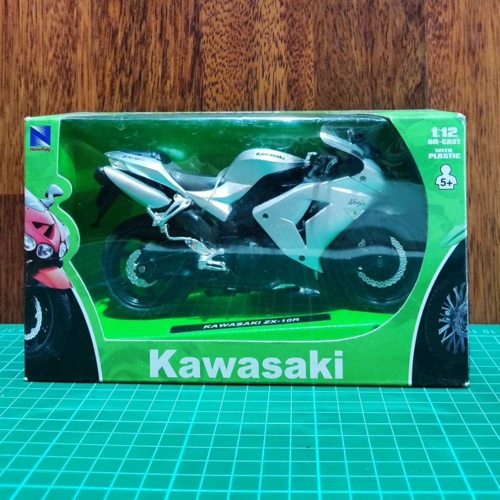 diecast motor newray Kawasaki zx-10r silver
