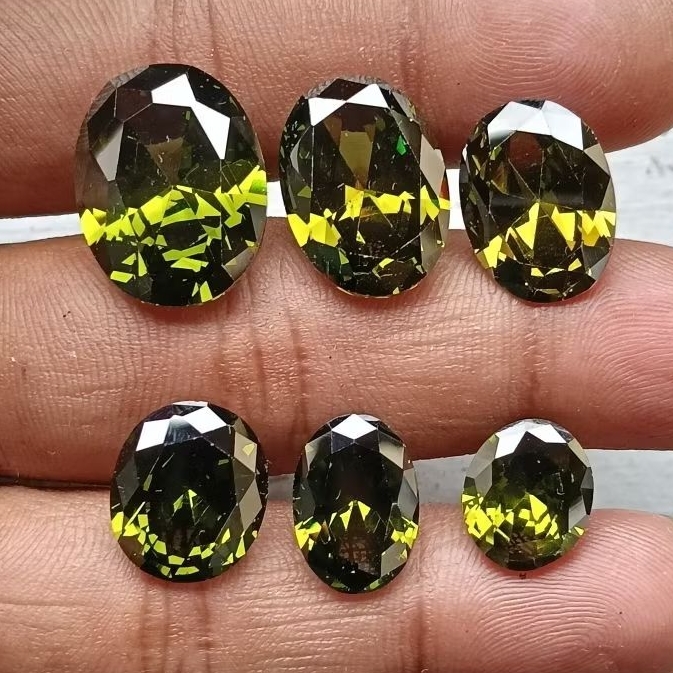 Batu Permata Diamond Peridot , Cutting Oval.