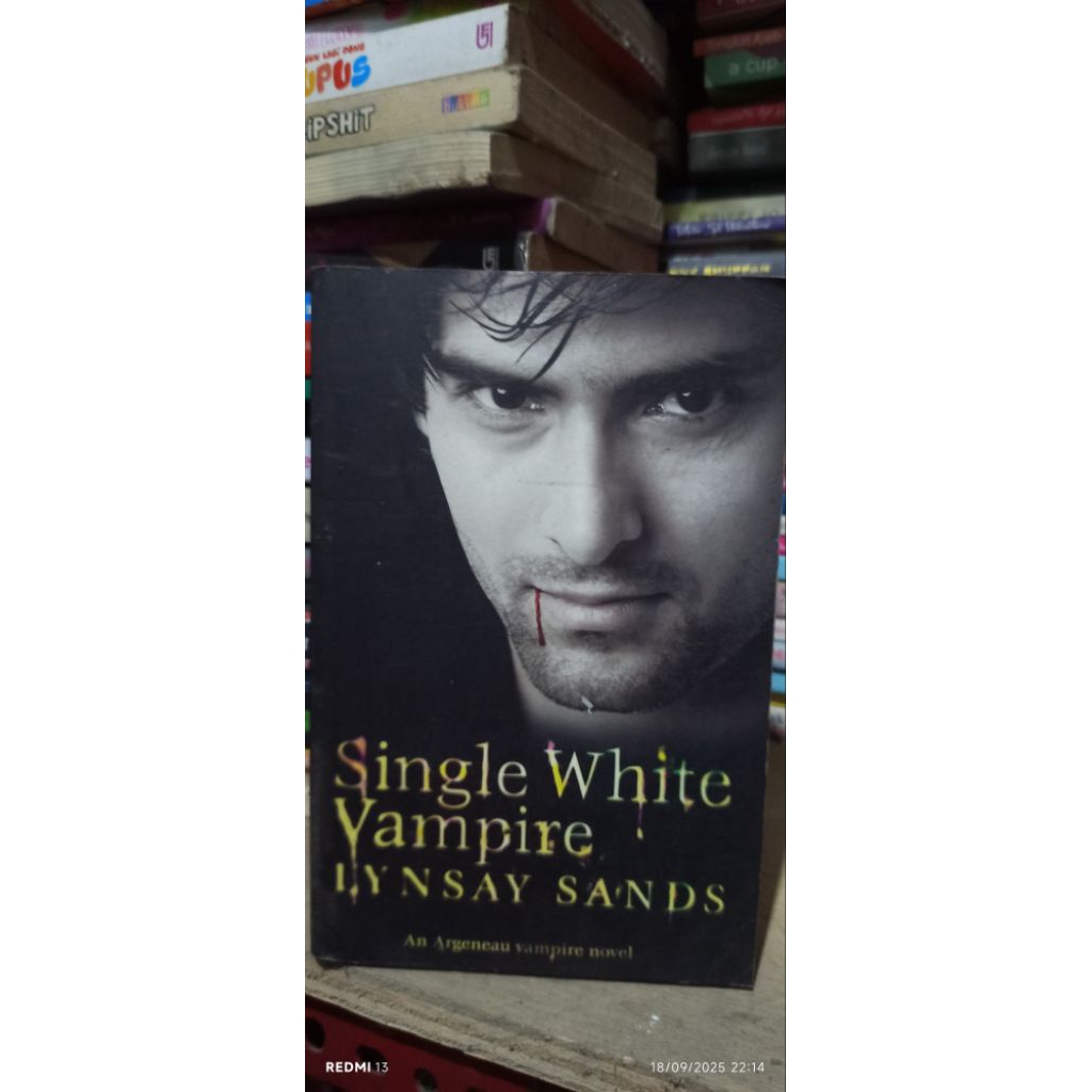 Single White Vampire – Lynsay Sands | Novel Romance Fantasy Original | Ilmoe Store BookNest