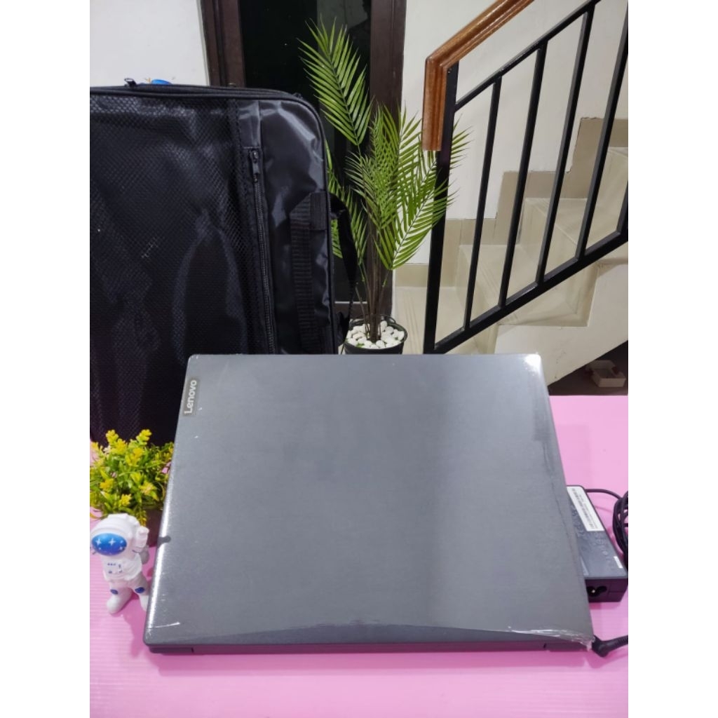 Laptop Design Lenovo Ideapad V14 Ryzen 3 Ram 8/256gb Ssd Siap Pakai