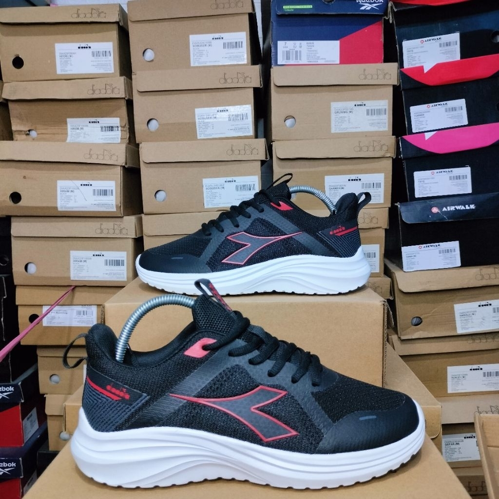 Diadora Hiram Black Original 100%