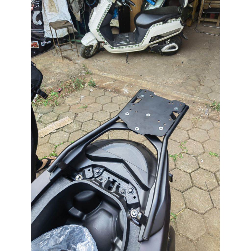 bracket box shad NMAX turbo, bracket box shad NMAX neo