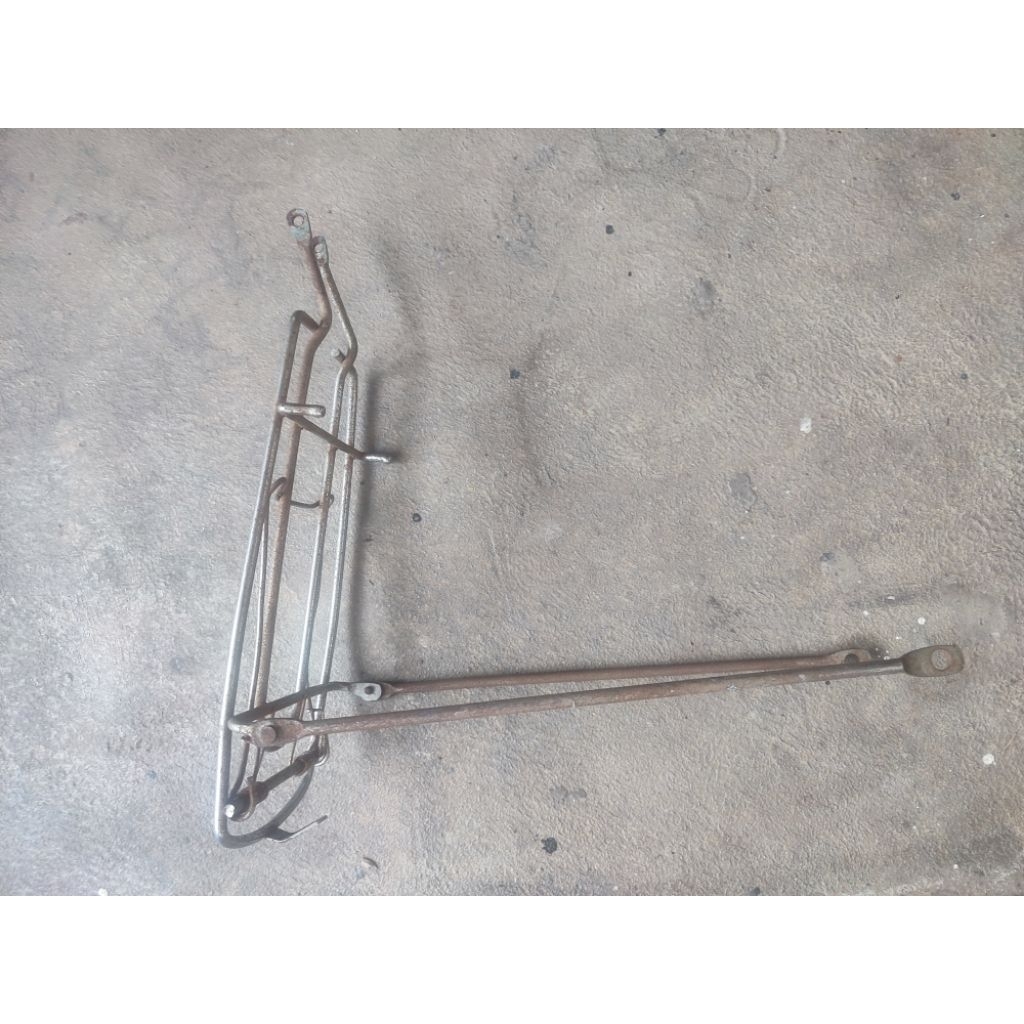 Rak boncengan sepeda jadul bekas
