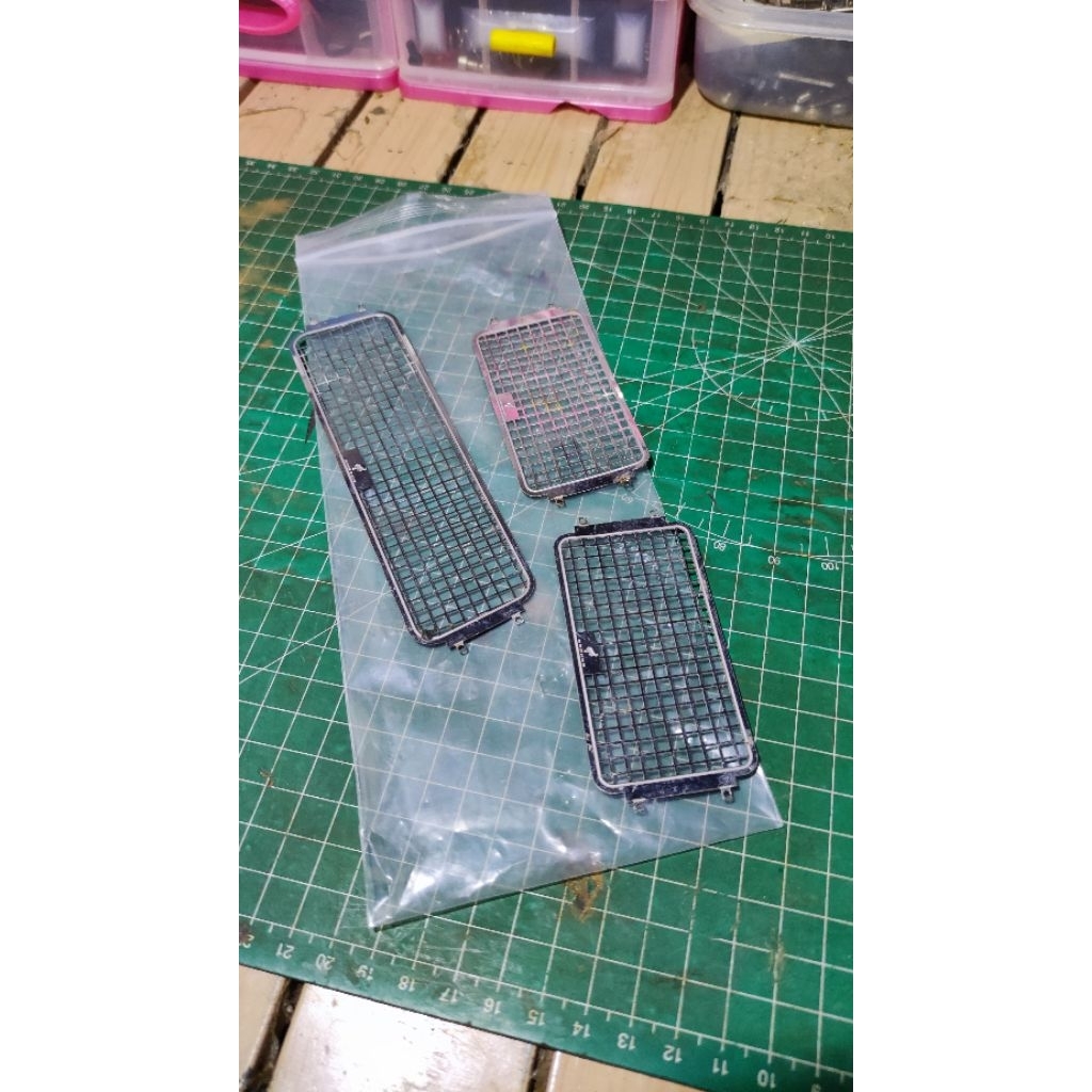 Pelindung jendela rc bronco