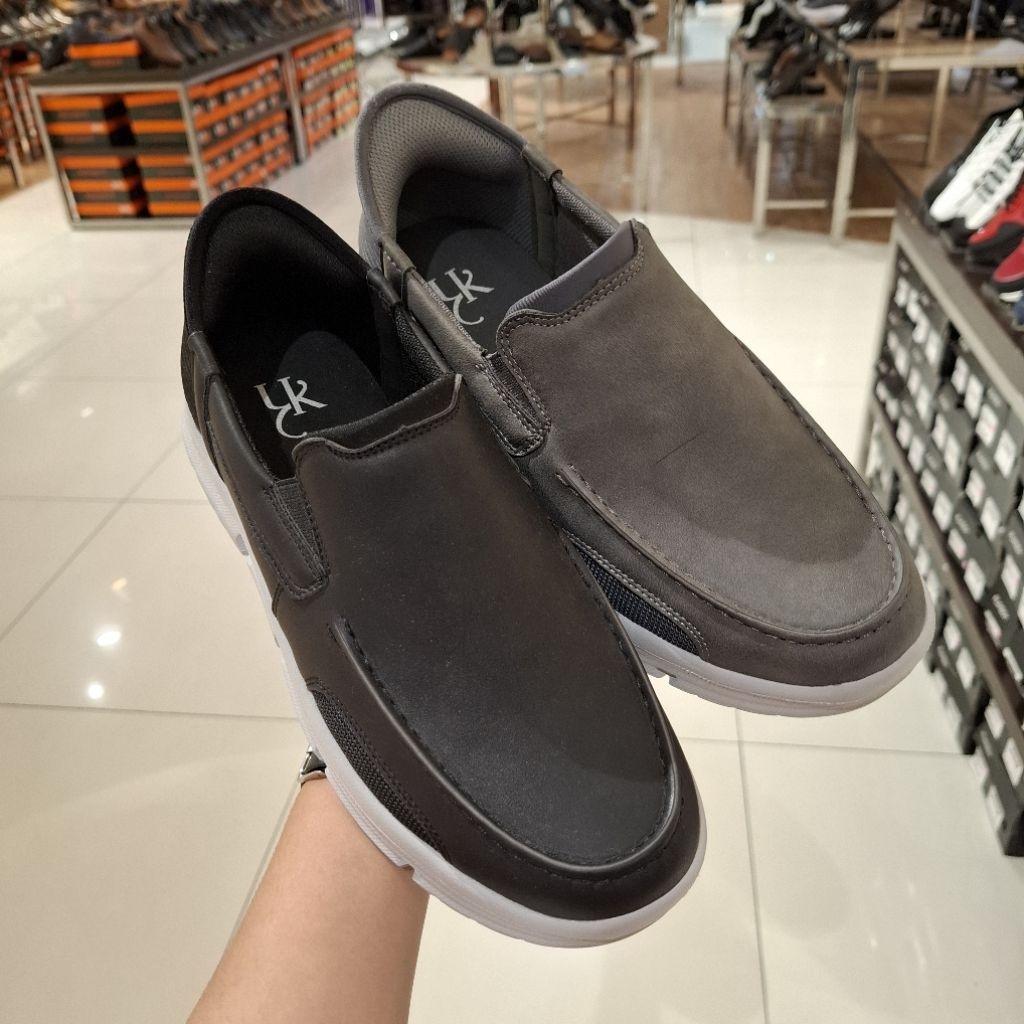 Sepatu Slip On Pria Empuk dan Ringan Brand Yongki Komaladi ORI