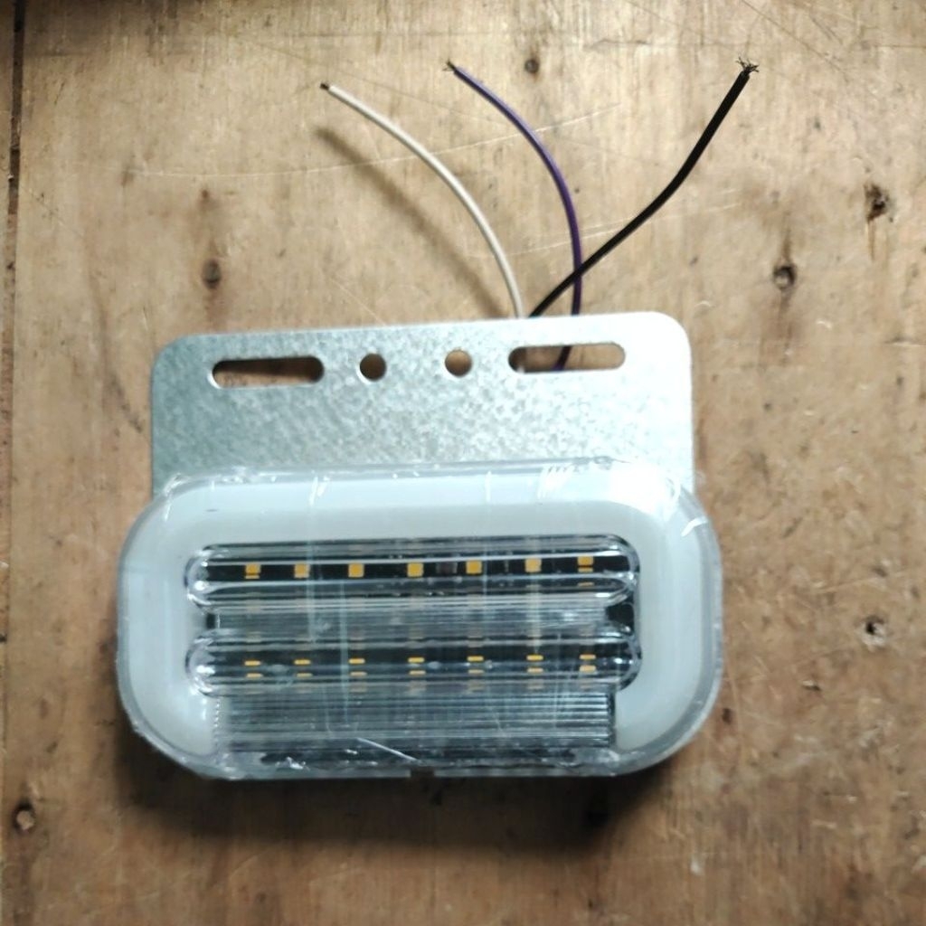 Variasi Lampu Mobil Box / Truk LED 24 volt (Putih)