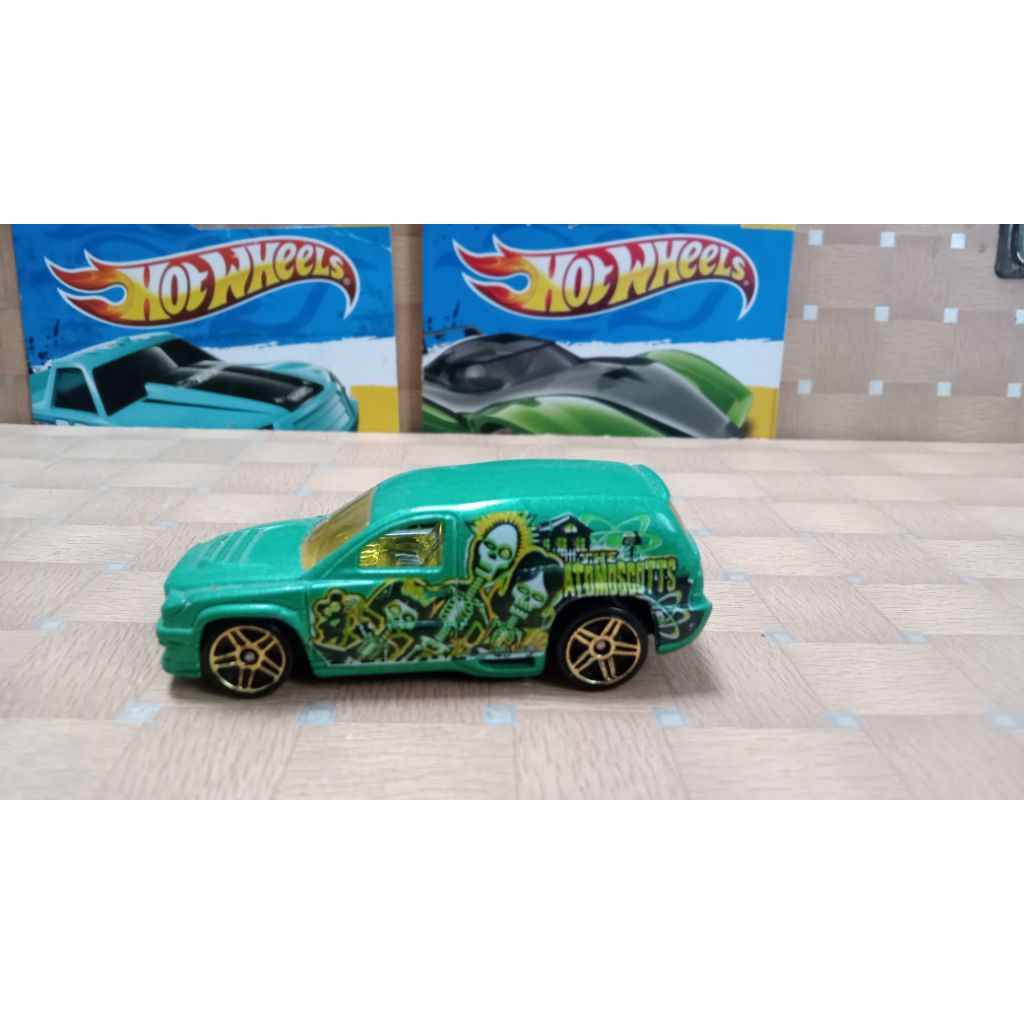 HOT WHEELS FANDANGO 2011 BEKAS