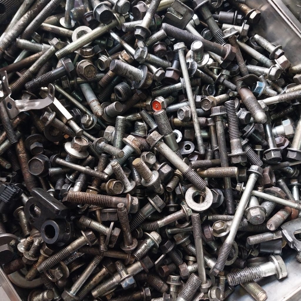 Baut bolt random copotan mesin mobil per 1kg