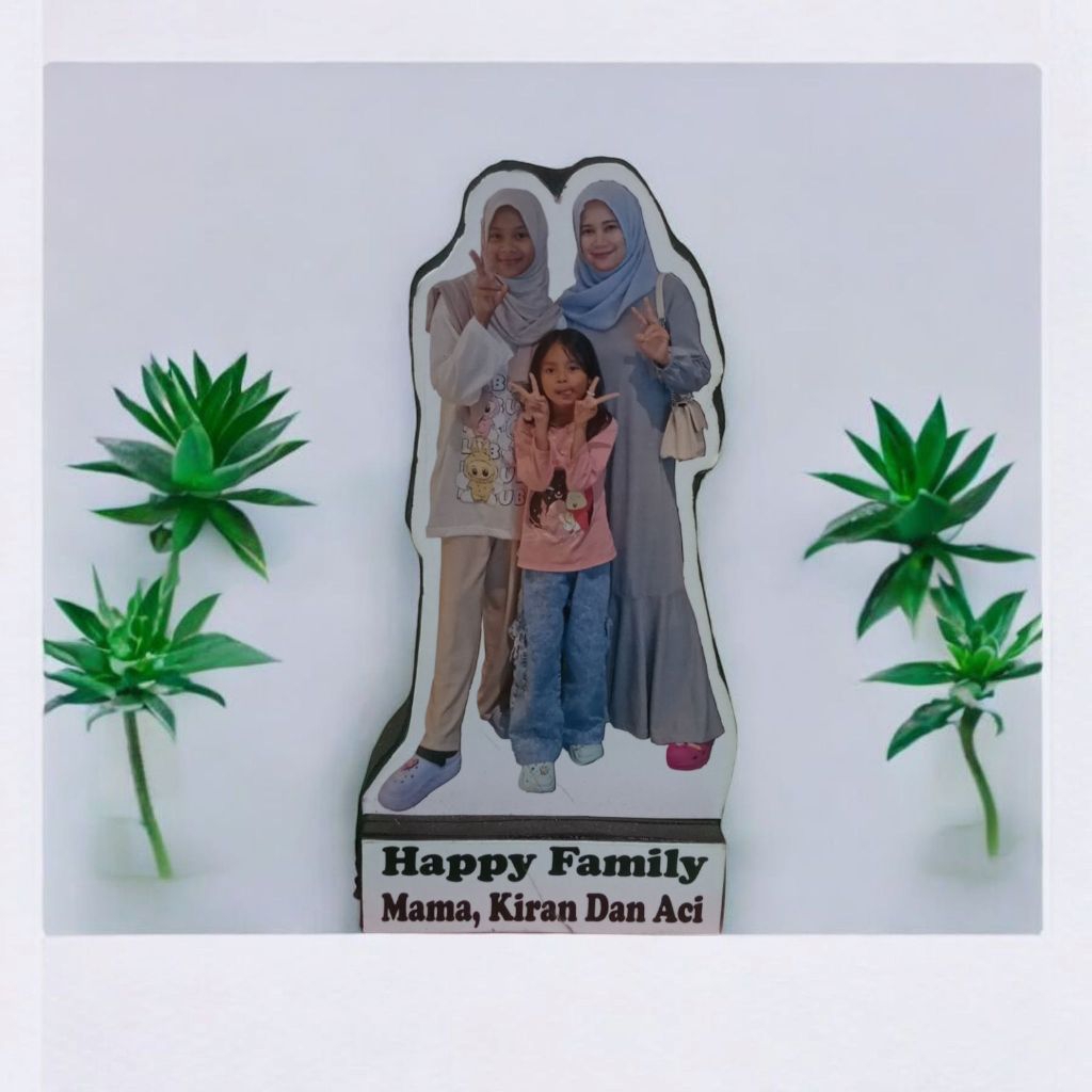 Foto Akrilik Custom – Pajangan Meja Eksklusif