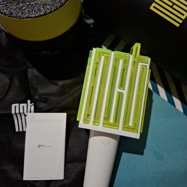 (V1) PRELOVED OFFICIAL LIGHTSTICK NCT