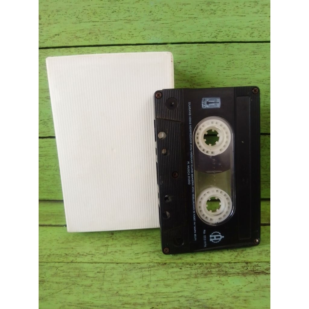 kaset Iwan Fals - 1910 (tanpa kover)