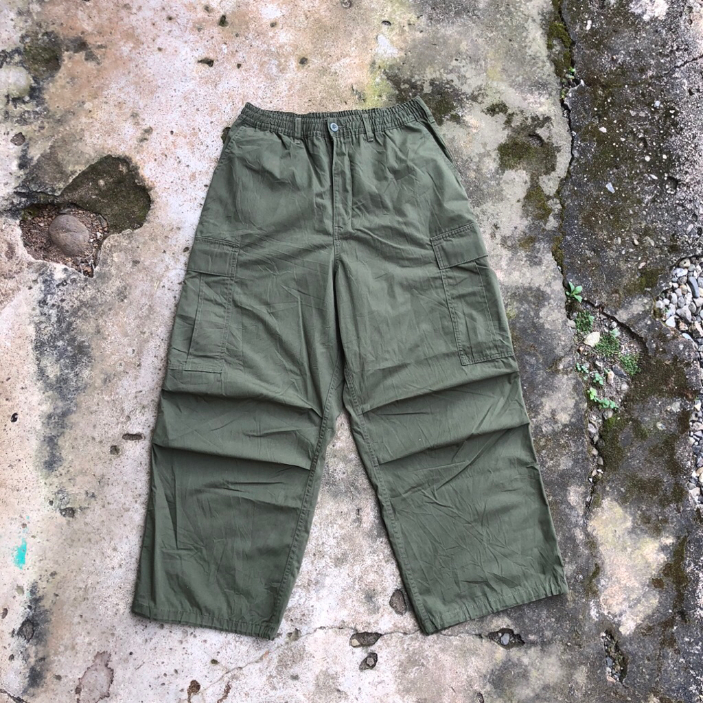 Uniqlo super wide cargo pants ( second/bekas )