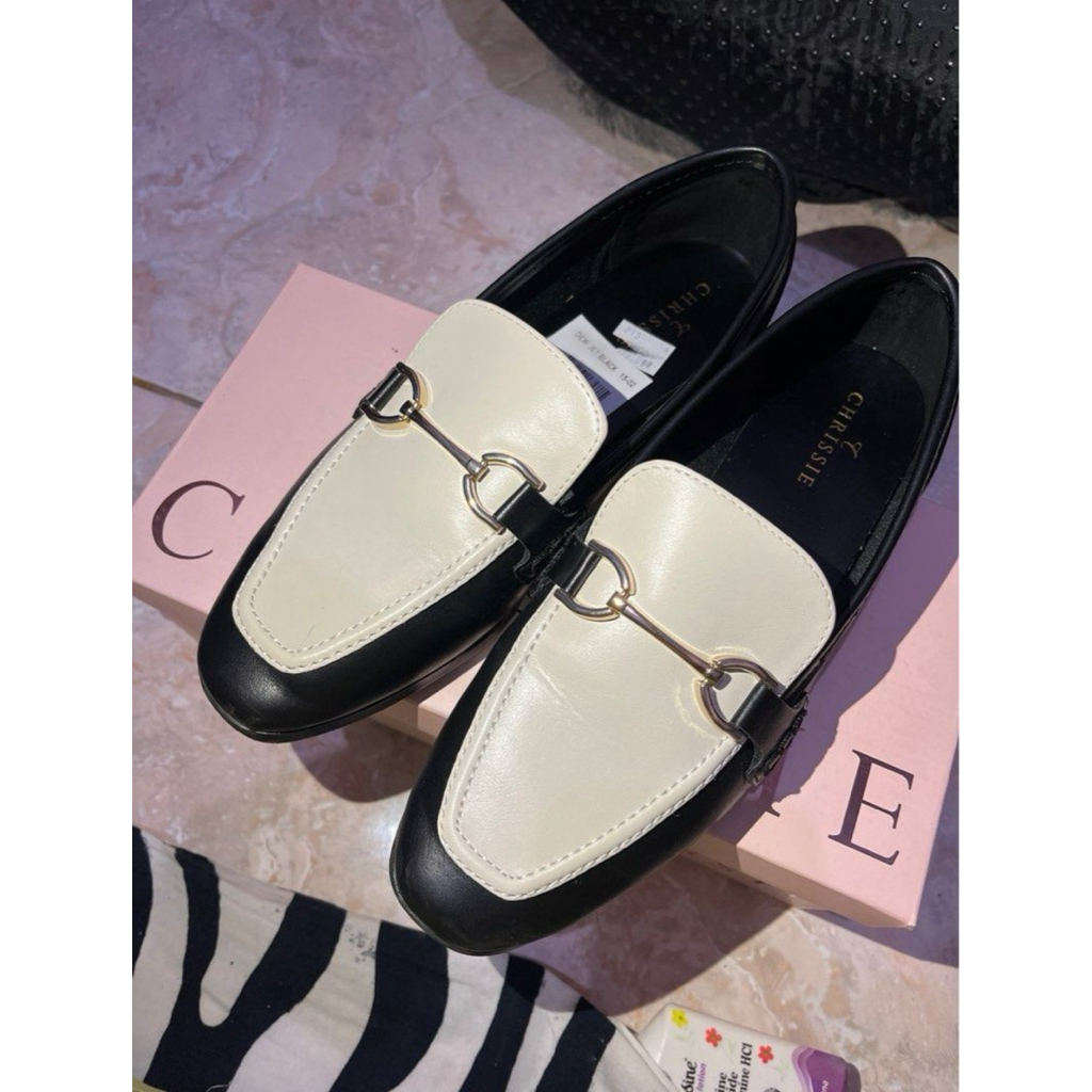 Chrissie Flat Loafer/ slip on