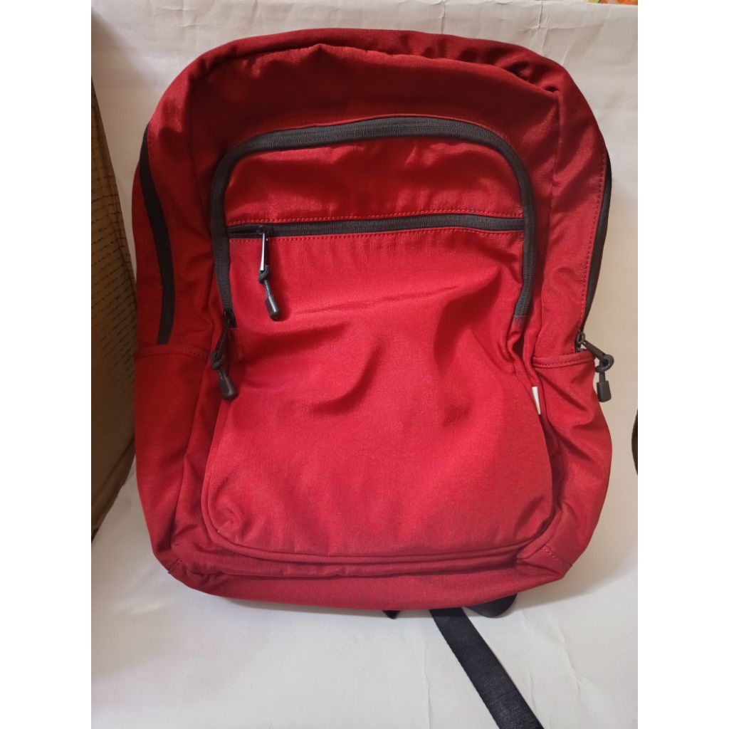 Tas Bagpack Hush Puppies warna merah