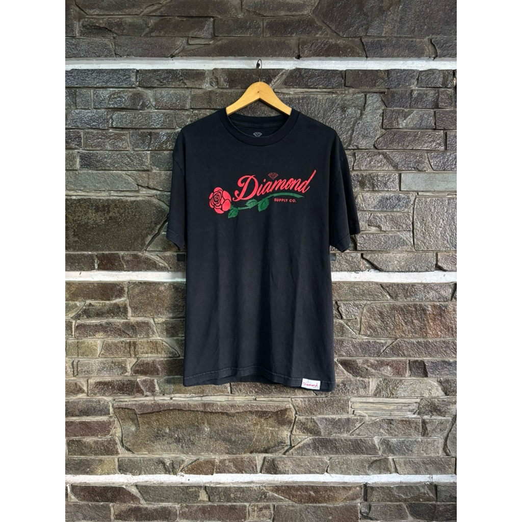 Diamond Supply Co • Red Rose Graphic Logo Tee / Kaos / Tshirt Streetwear USA Rap Size L Preloved Use
