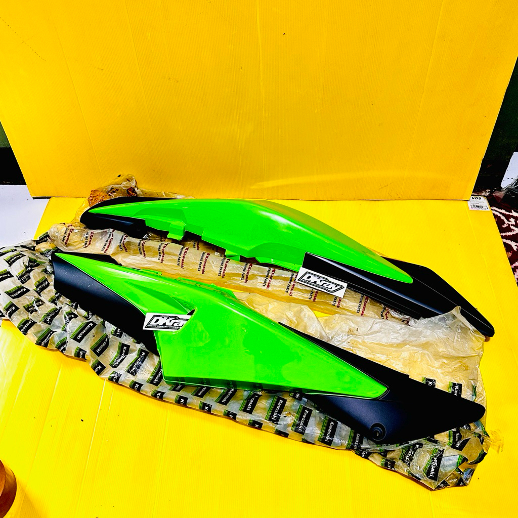 body belakang ninja rr old se gen 4 original kawasaki NEW OLD STICK  BARU