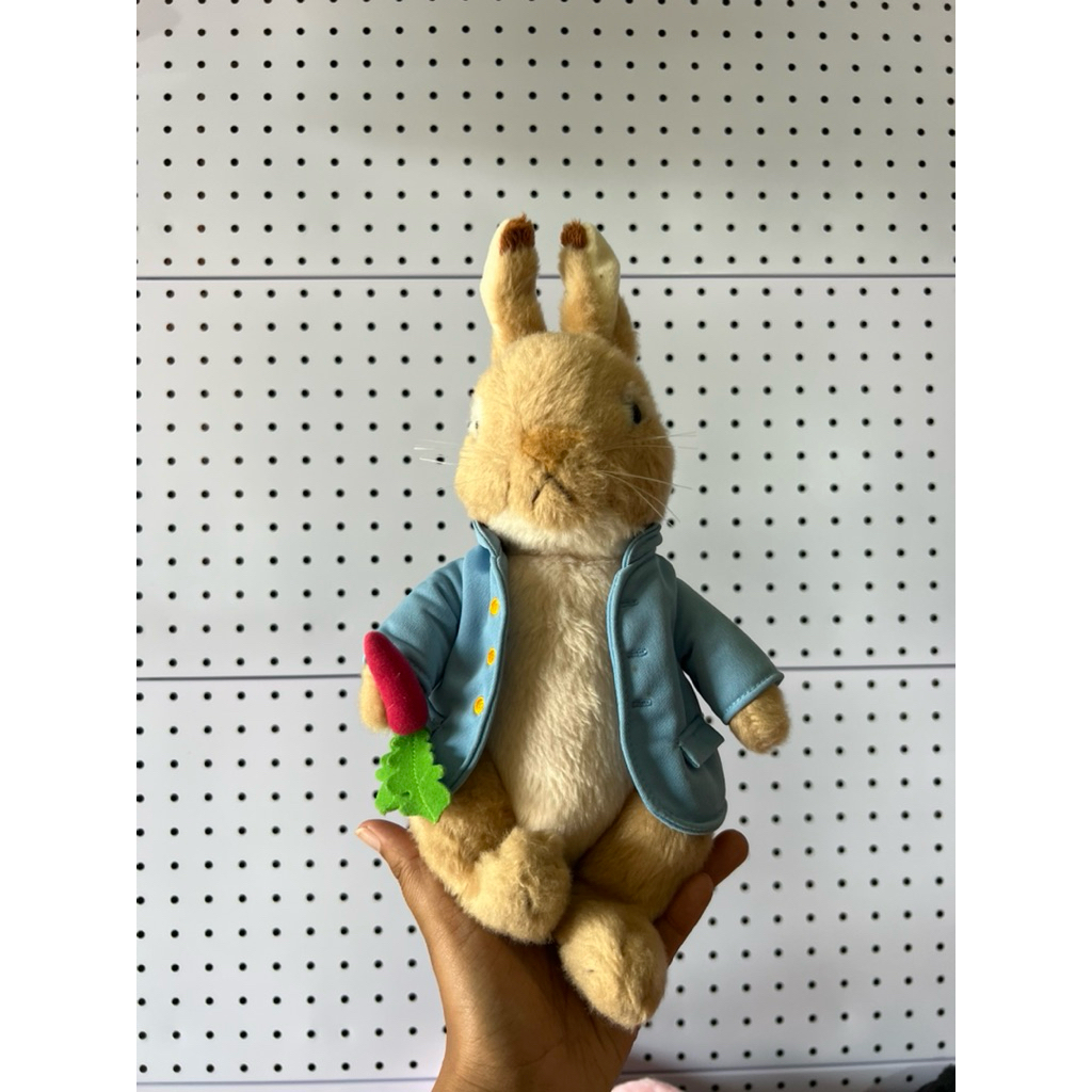 boneka petter rabbit