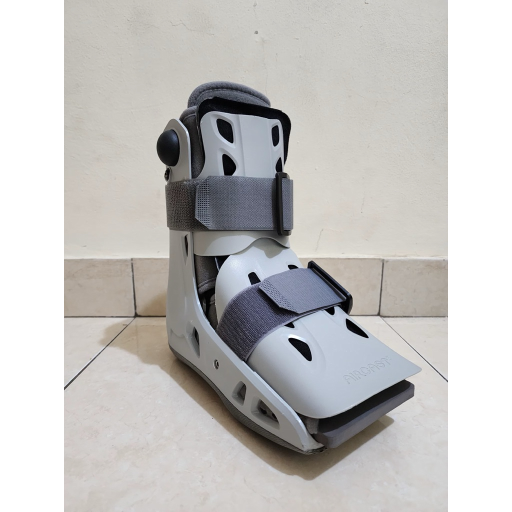 Aircast AirSelect Short Walker Boot – Size M