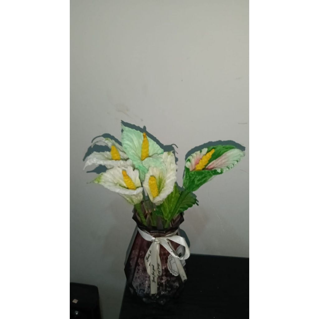 Bunga kawat bulu, kembang keladi kawat bulu