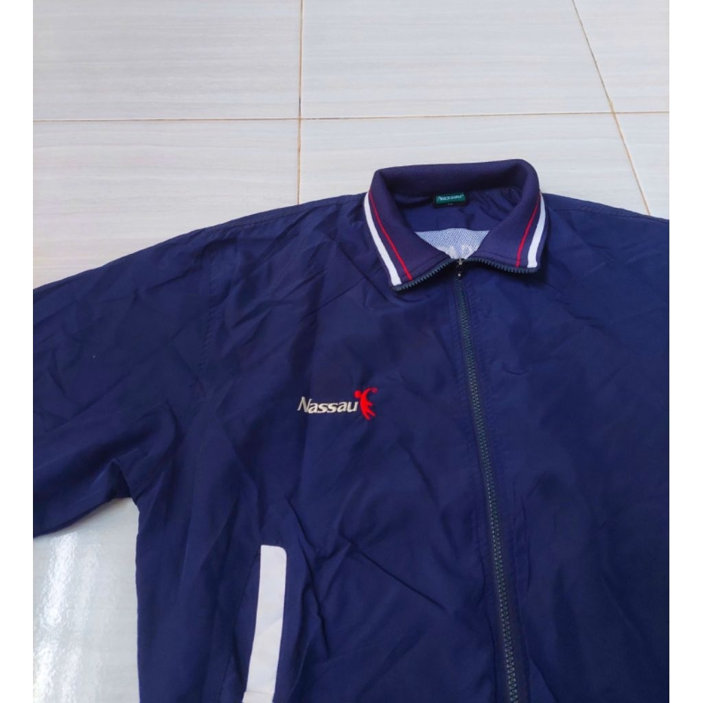 Jaket NASSAU Mulus Ukuran M Fit L