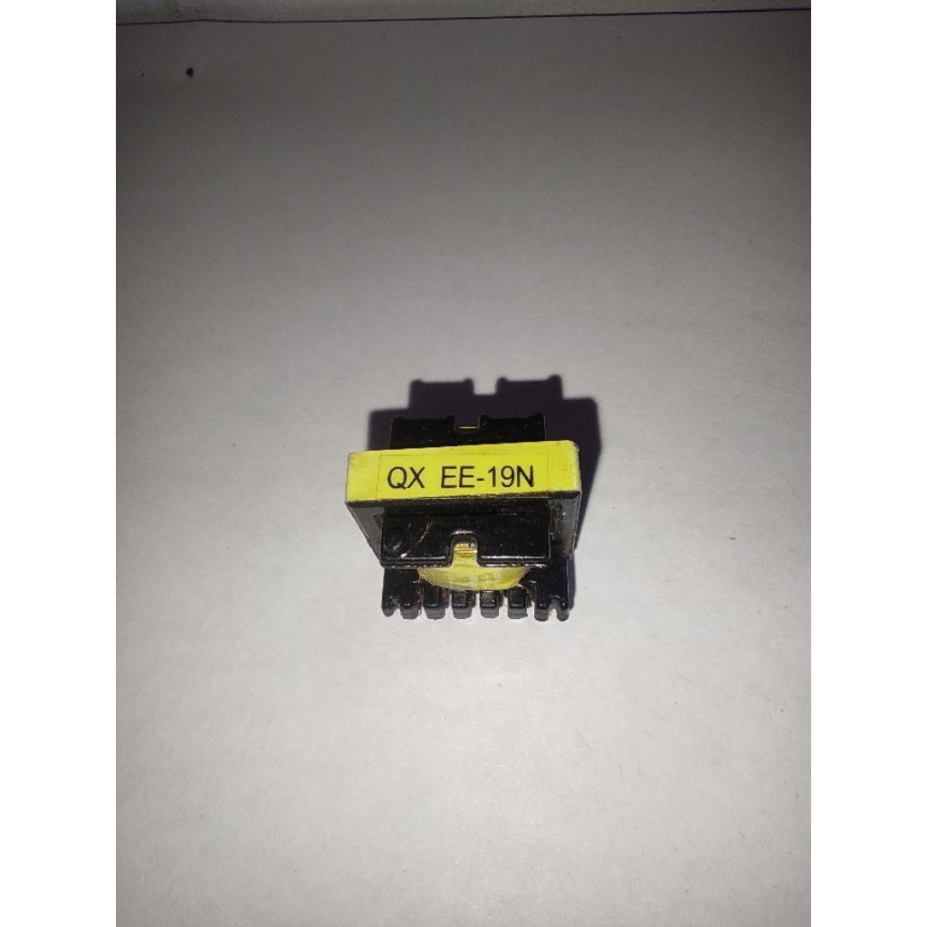 Trafo switching EE19