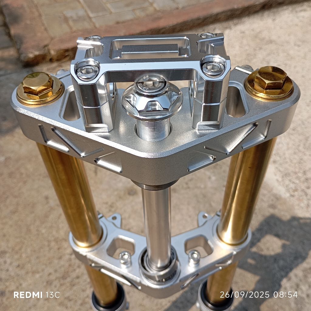 Skok T CNC Segitiga coak Baru/Skok depan Model Ninja RR AS Gold Bottom Silver Segitiga CNC Diral Teb