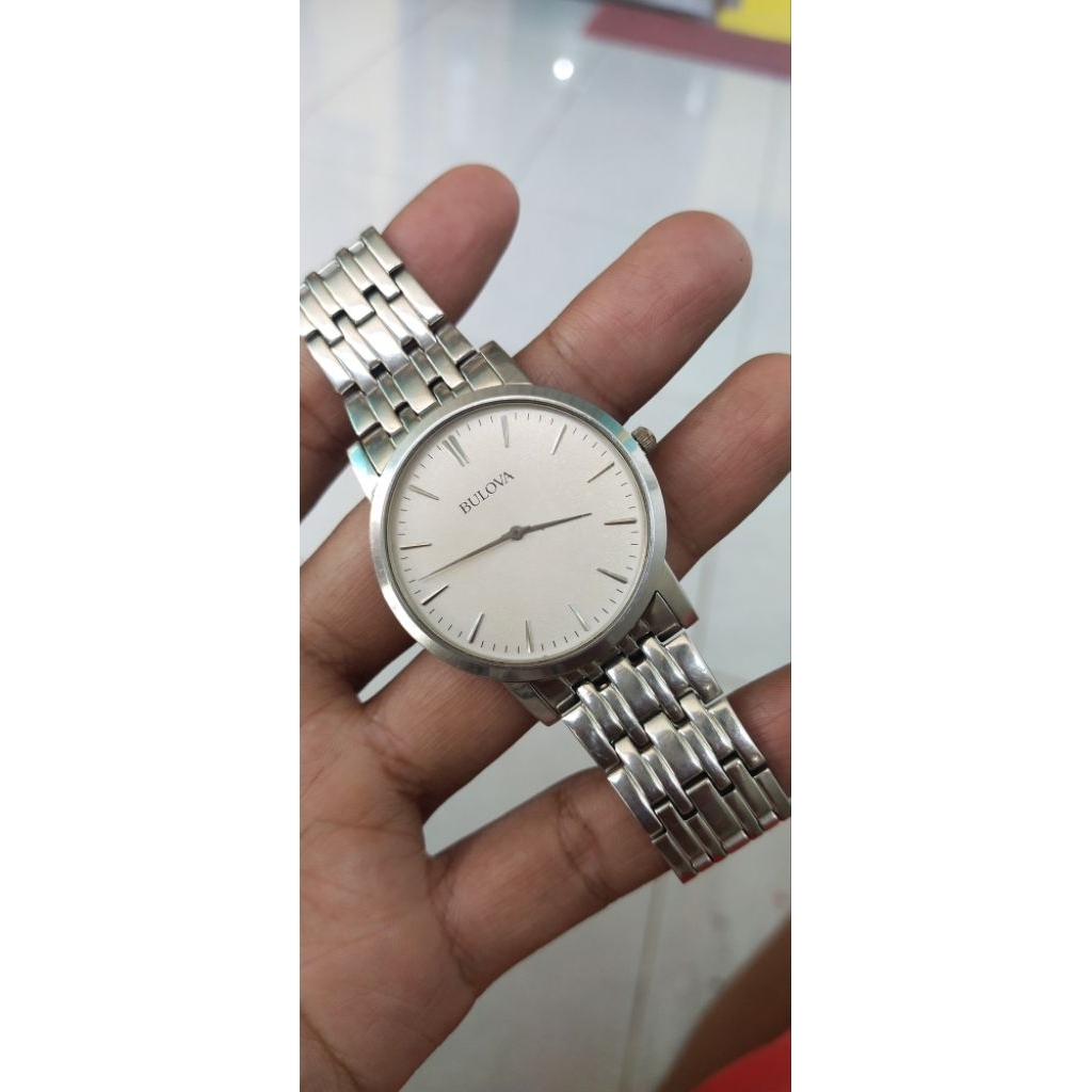 Jam bulova Classic tipis