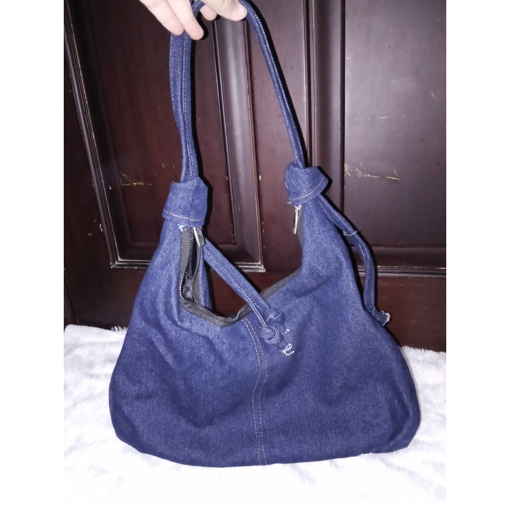 Tas jeans/tas denim/tas/bag/denim bag/tas hobo/hobo bag/denim hobo bag/jeans hobo bag/tas kuliah/tas