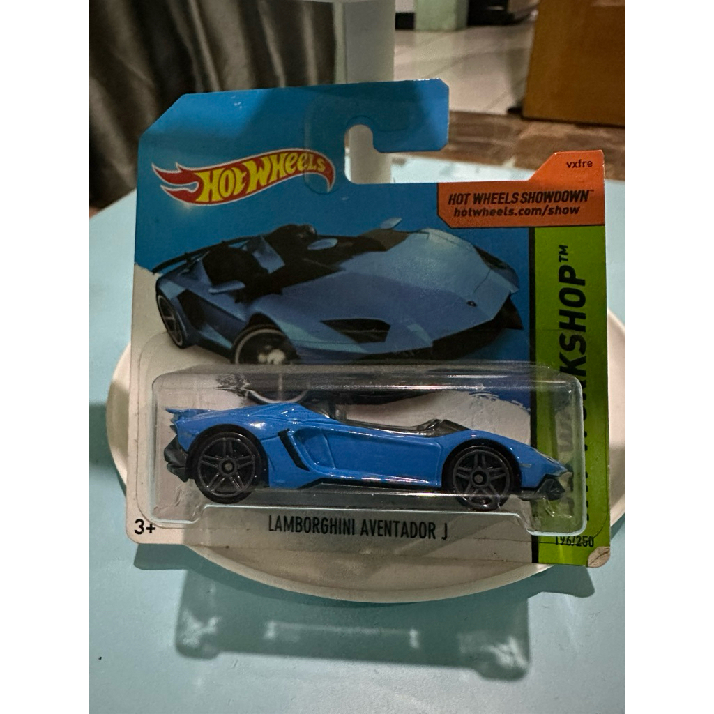 lamborghini aventador j