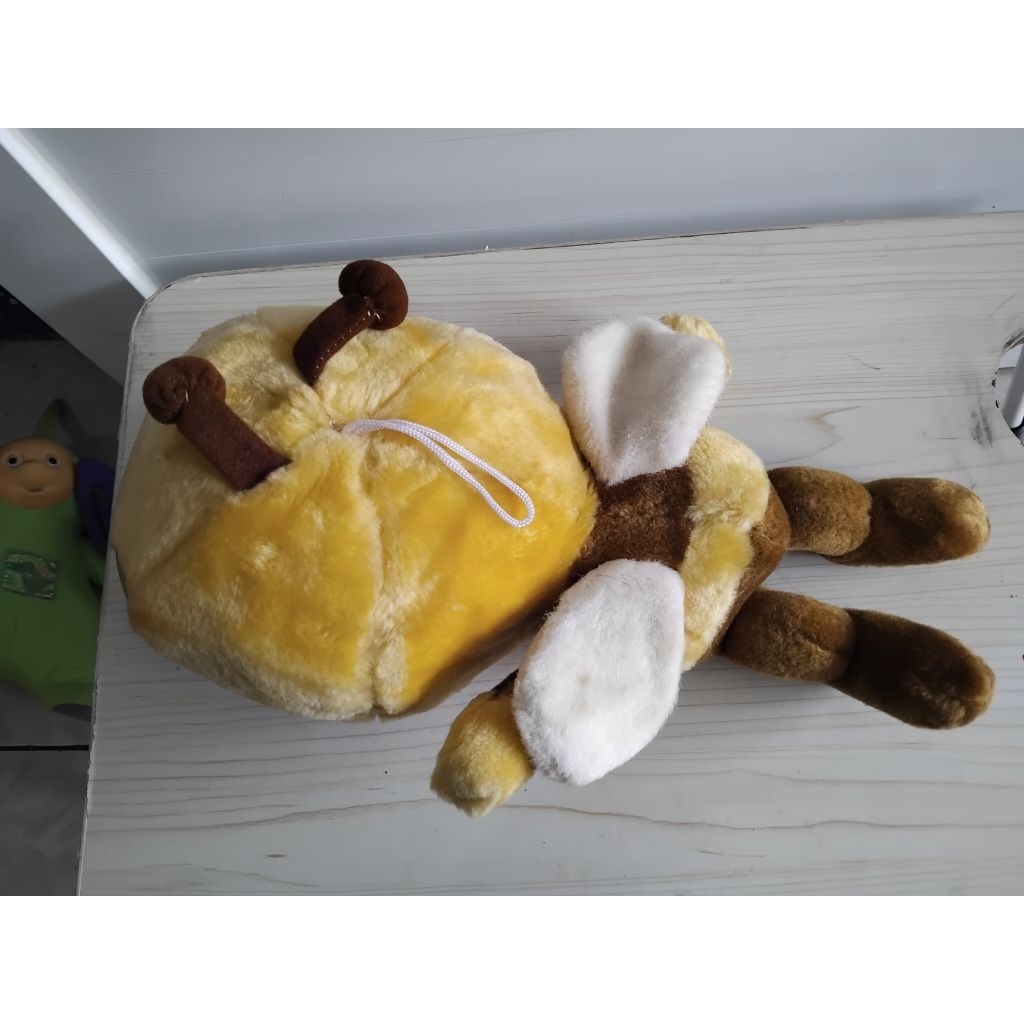 boneka bee lebah