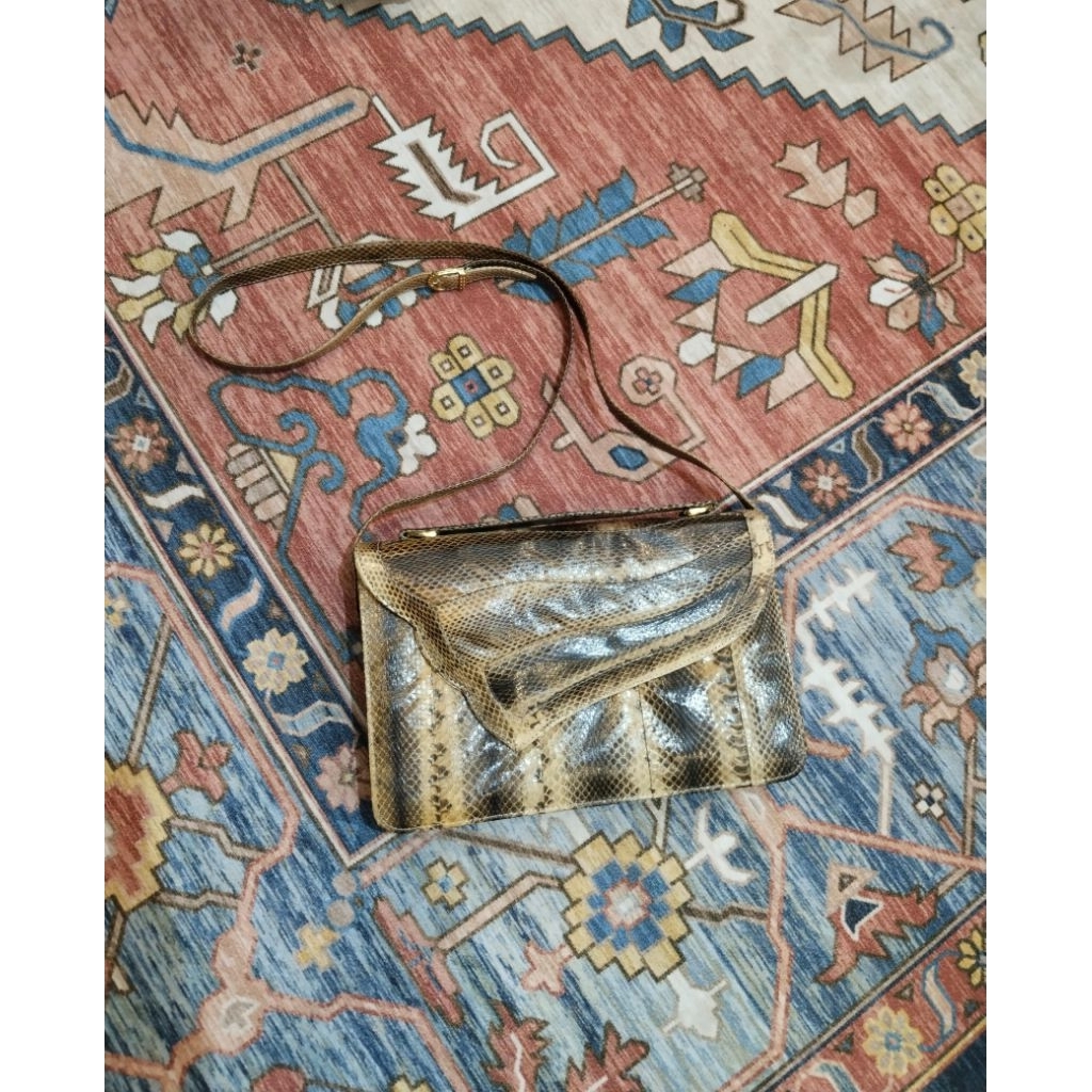Tas Selempang Preloved Motif Kulit Ular Vintage Gold-Brown